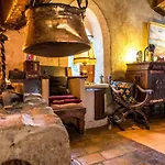 Medievale, L'epee Du Roi Artur Avec Escape Game Bed & Breakfast Servas (Gard)