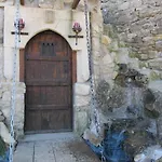 Bed & Breakfast Medievale, L'epee Du Roi Artur Avec Escape Game Servas (Gard)