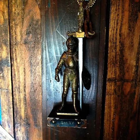 Medievale, L'epee Du Roi Artur Avec Escape Game Bed & Breakfast