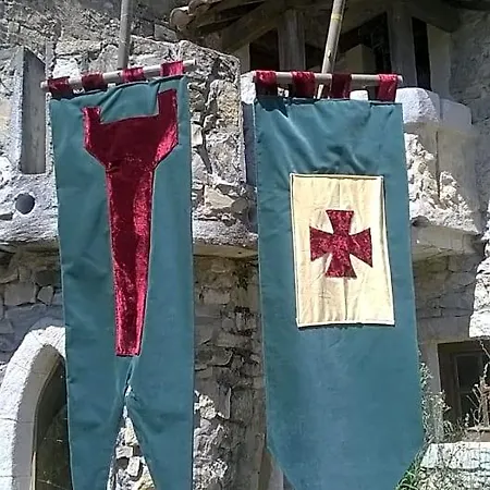 Medievale, L'epee Du Roi Artur Avec Escape Game فندق مبيت وإفطار
