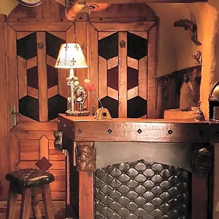 فندق مبيت وإفطار Medievale, L'epee Du Roi Artur Avec Escape Game Servas (Gard)