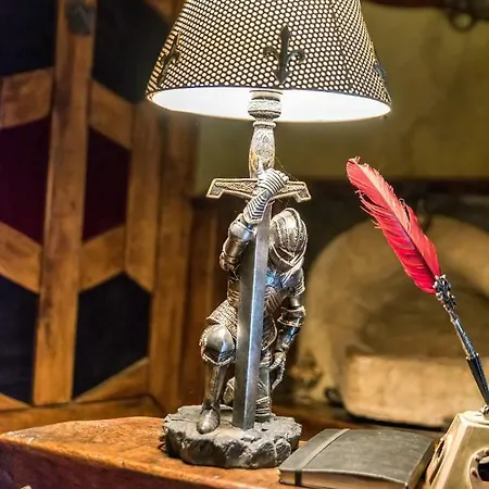 Medievale, L'epee Du Roi Artur Avec Escape Game