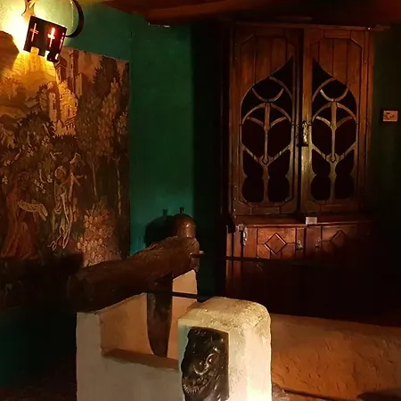 Medievale, L'epee Du Roi Artur Avec Escape Game فندق مبيت وإفطار Servas (Gard)