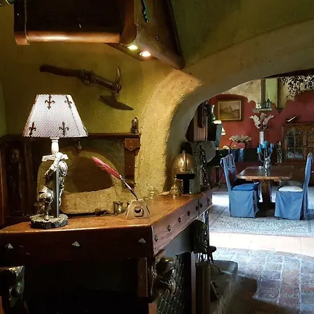 Medievale, L'epee Du Roi Artur Avec Escape Game Bed & Breakfast Servas (Gard)