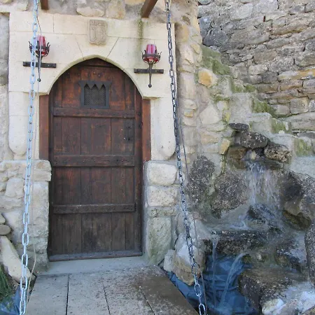 Bed & Breakfast Medievale, L'epee Du Roi Artur Avec Escape Game Servas (Gard)