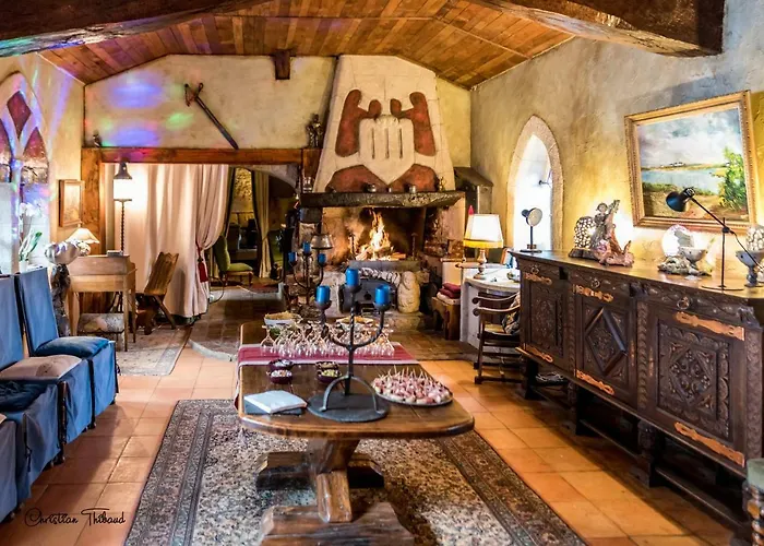 Medievale 40m2 D' Du Mas Fabregue Bed & Breakfast