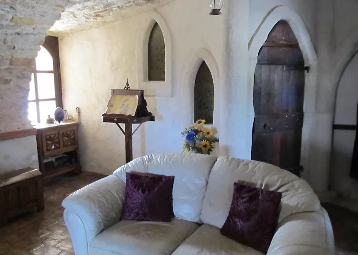 Medievale 40m2 D' Du Mas Fabregue Bed & Breakfast